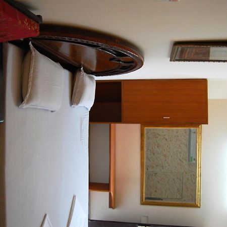 Sai Home Stay Bed & Breakfast- Near Tajmahal آغْرا المظهر الخارجي الصورة